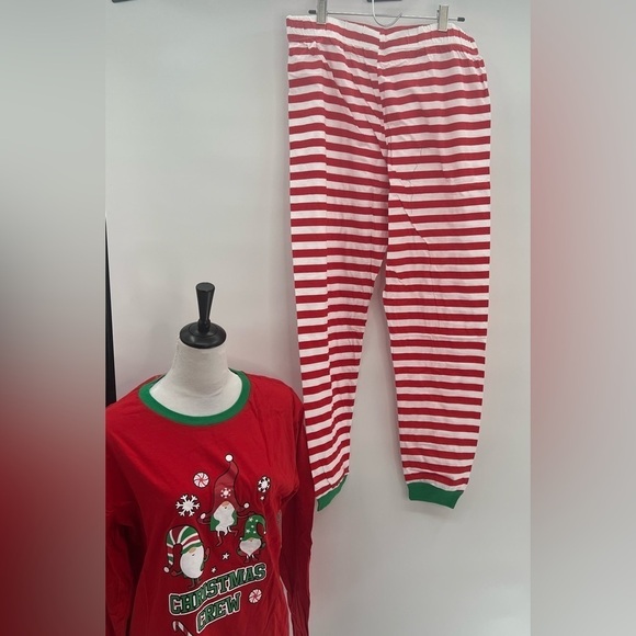 Matching Pajama Sets for Family/Couples – Size L - Picture 3 of 4